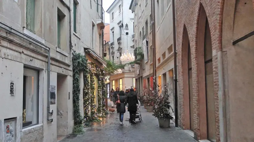 DE WOLANSKI AG.FOTOFILM TREVISO VIA BARBERIA