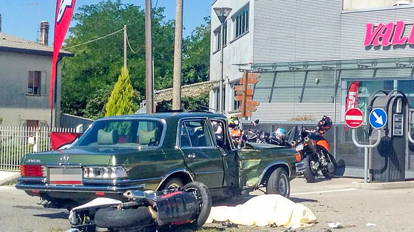 Allegranzi Cornuda incidente mortale moto contro auto