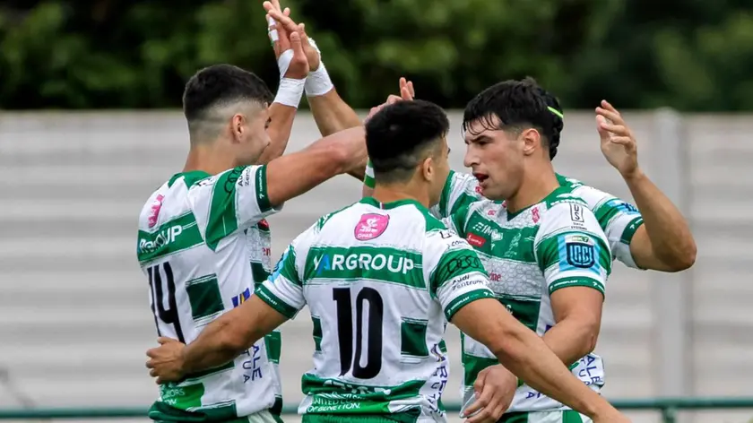 La festa del Benetton Rugby dopo una meta contro Edinburgh