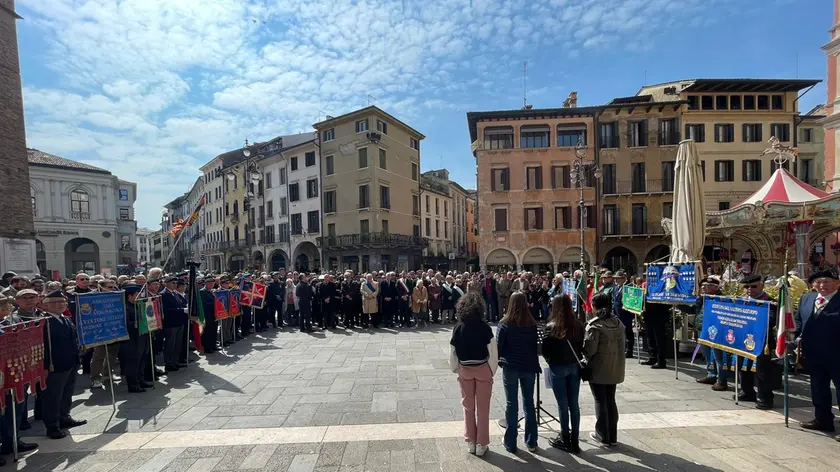 La cerimonia in piazza a Treviso