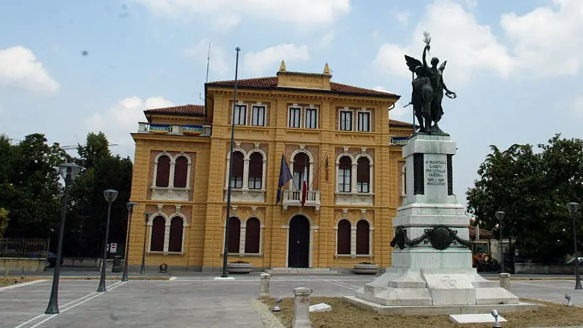 MOGLIANO 10/7/2004 FINE LAVORI PIAZZA MUNICIPIO piazza municipio mogliano