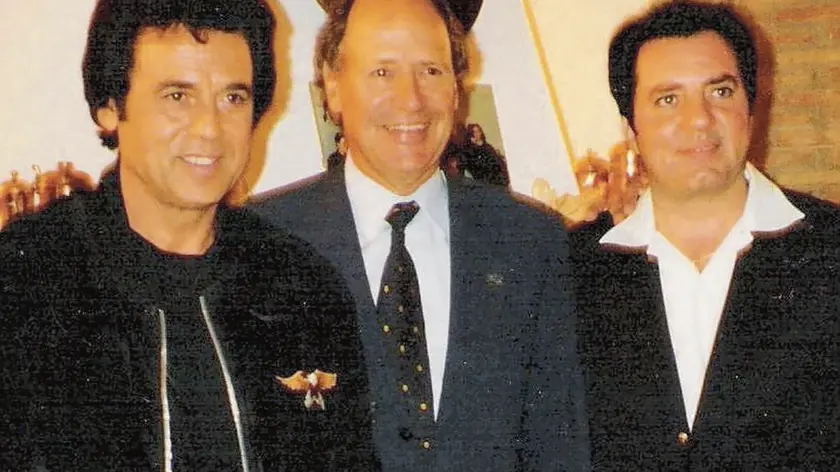 Little Tony con l’allora sindaco Silverio Zaffaina che gli conferì la cittadinanza onoraria e Roberto Valerio