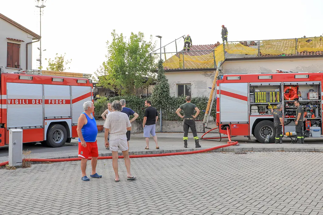 Barbieri Castelfranco via Meneghini 17 incendio deposito RFI