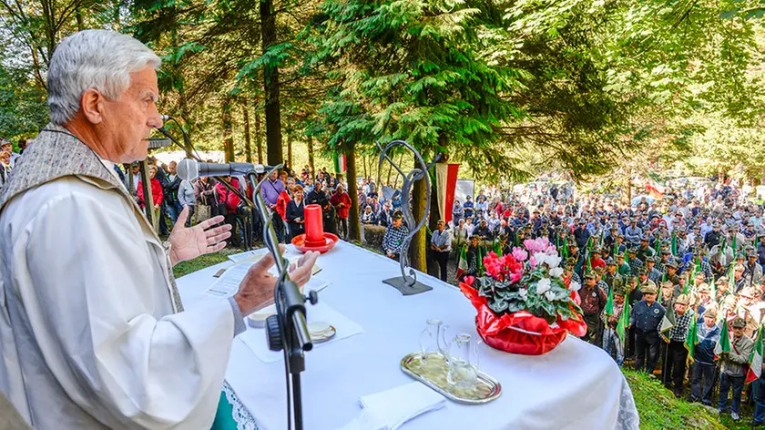 Allegranzi Cison santa messa al bosco delle penne mozze, Monsignore Sandro Capraro