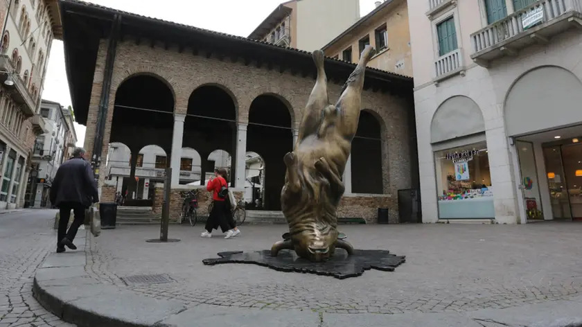 agostini AG.FOTOFILM treviso scultura loggia dei cavalieri