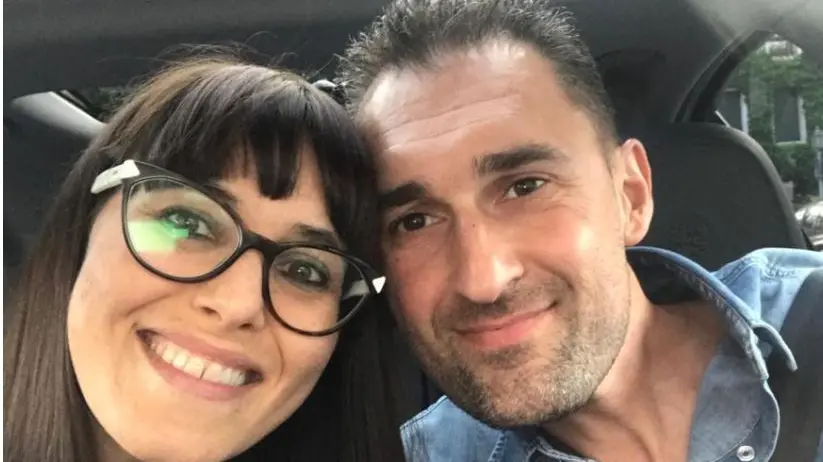 Una bella foto di Federico Carniel con la moglie Lisa