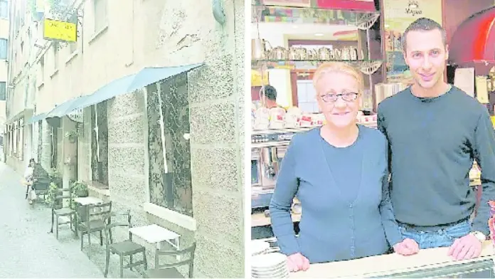L’osteria in vicolo Rialto, a destra Luca De Checchi e la mamma Paola Bessega in una foto di qualche anno fa