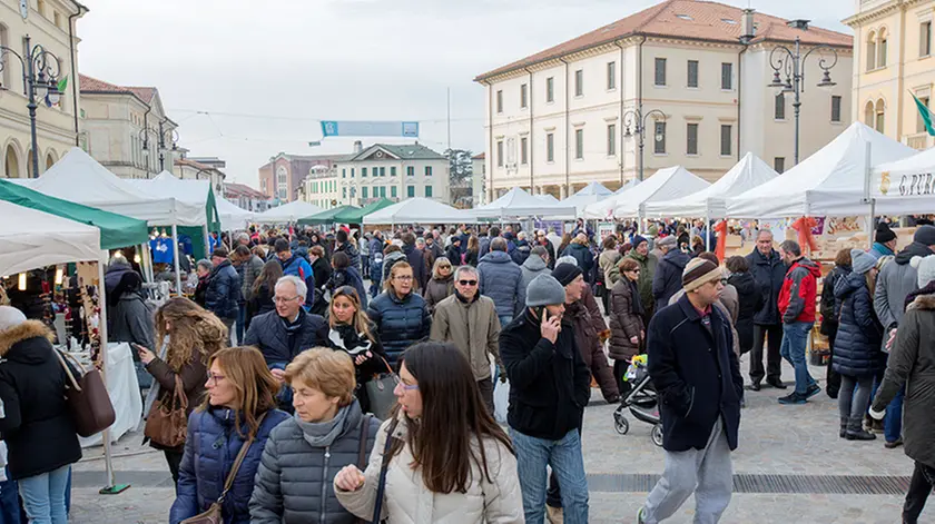 Borghesi Montebelluna mercatini di Natale nella nuova piazza