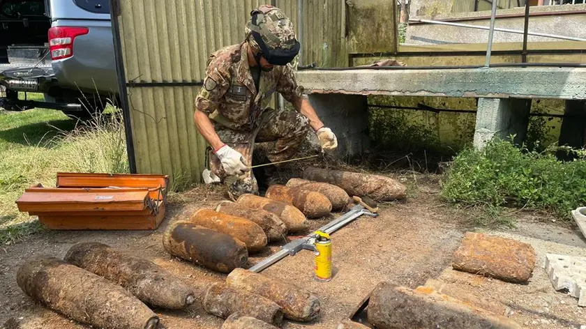 Il recupero delle bombe a Guia da parte dei militari di Udine