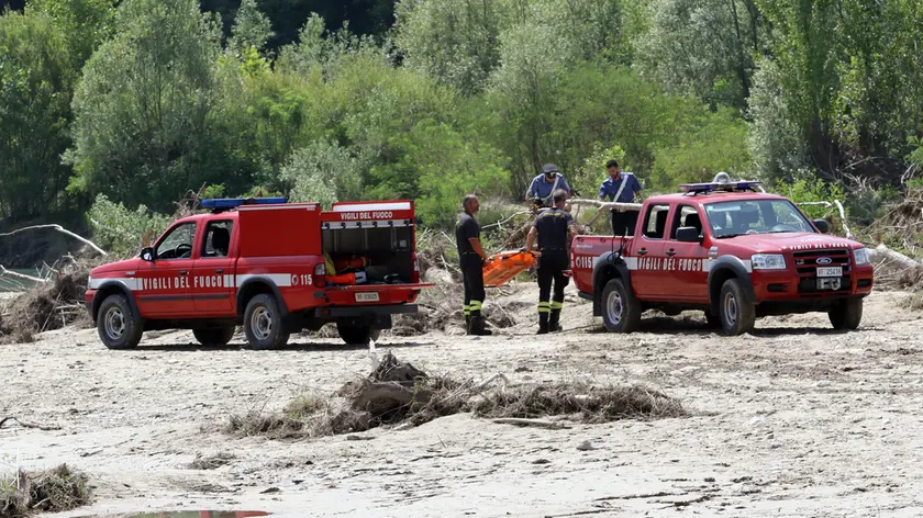 FILIPPI . AG.FOTOFILM . PONTE DI PIAVE . RITROVATO IL CORPO NICOLA BERTOLI ANNEGATO SUL PIAVE