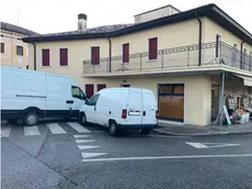 Il furgone piazzato stamattina a impedire l'accesso di Campagna Amica
