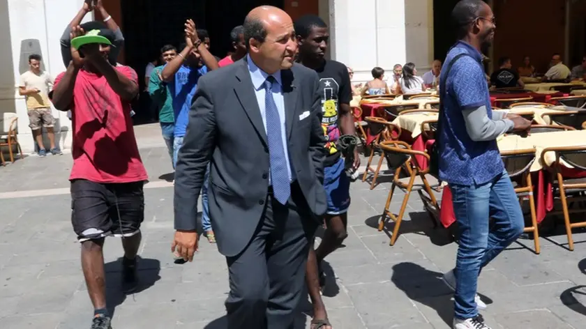 ZAGO AG.FOTOFILM TREVISO PROFUGHI IN PREFETTURA, INCONTRO CON VICE PREFETTO