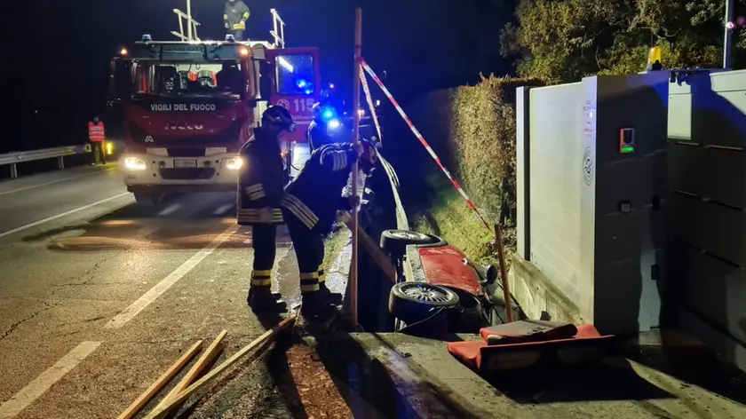 L'auto finita nel fosso a Zero Branco (foto Film)