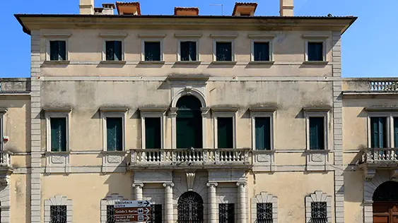 Ferrazza Vittorio Veneto palazzo Doro Altan