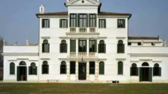 Il Palazzo dell’Umanesimo Latino in città Sopra Villa Ca’ Zenobio a Santa Bona