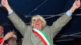 TREVISO 20070220 SFILATA DEI CARRI MASCHERATI IN PIAZZA DEI SIGNORI IN FOTO IL SINDACO GIANCARLO GENTILINI (FOTOFILM/FotoFilm)