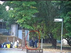 Le telecamere di videosorveglianza hanno immortalato un ecovandalo