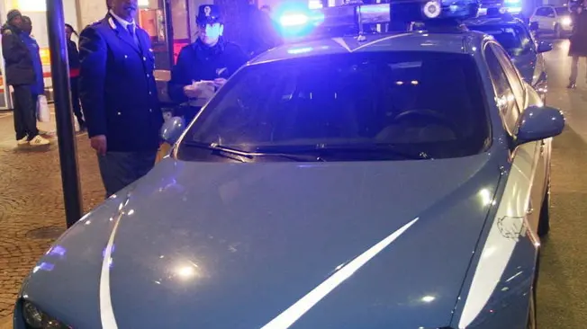 CUPELLARO TREVISO CONTROLLO POLIZIA IN VIA ROMA AGENZIA FOTOGRAFICA FOTOFILM