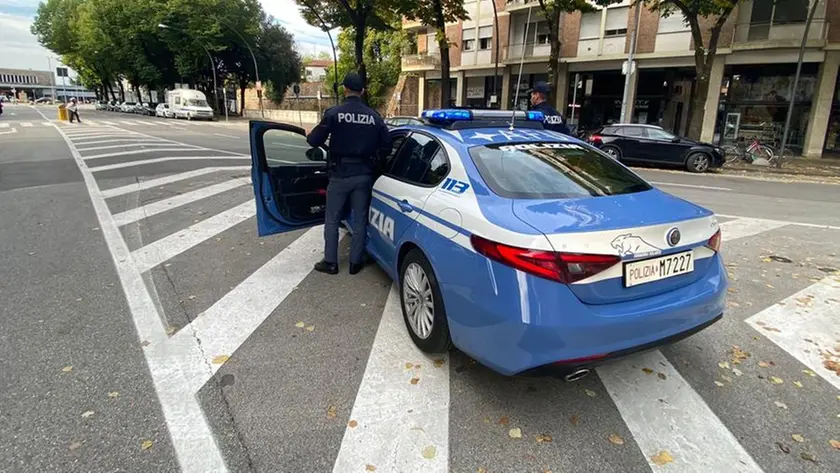 Una volante della polizia