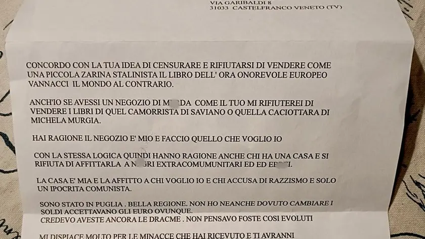 La lettera recapitata alla libraia Clara Abatangelo