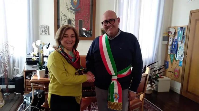 La dirigente Giovanna Vitale con il sindaco di Meduna Arnaldo Pitton