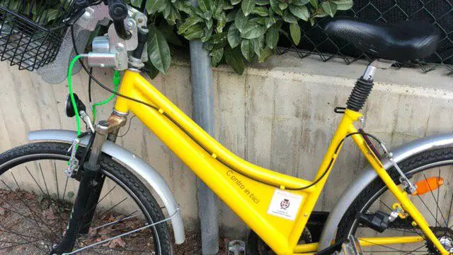 Una delle bici gialle del vecchio bike sharing di Castelfranco