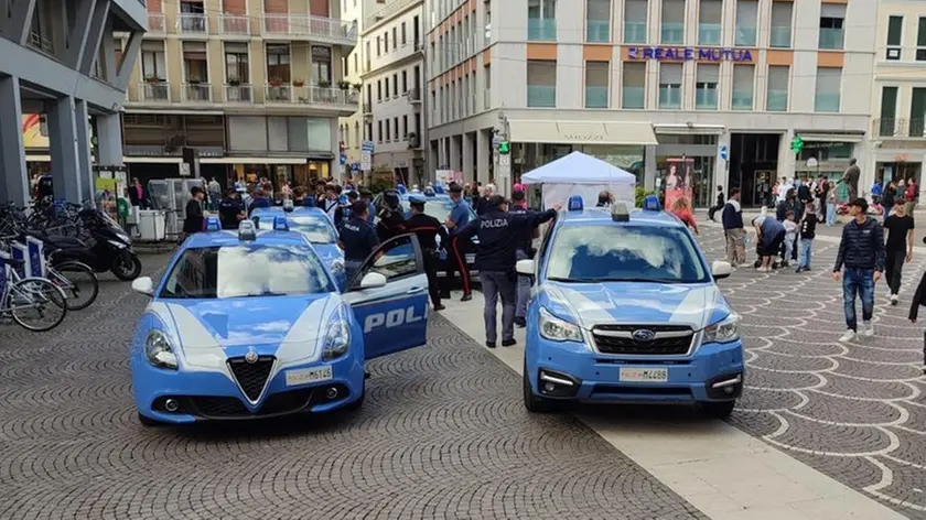 Presidio delle forze dell'ordine in piazza Borsa a Treviso