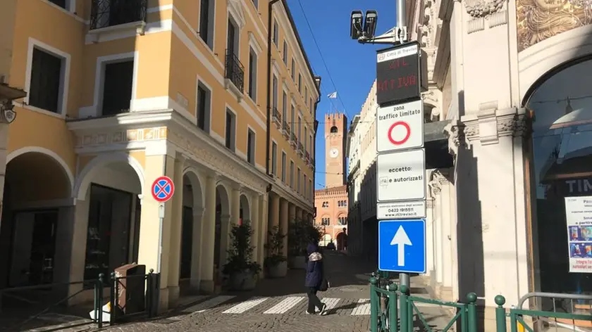 Un’immagine di via XX Settembre, che collega piazza Borsa con piazza dei Signori