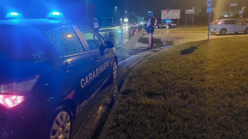 L'intervento dei carabinieri in via Staizza a Castelfranco: due giovani arrestati per furto