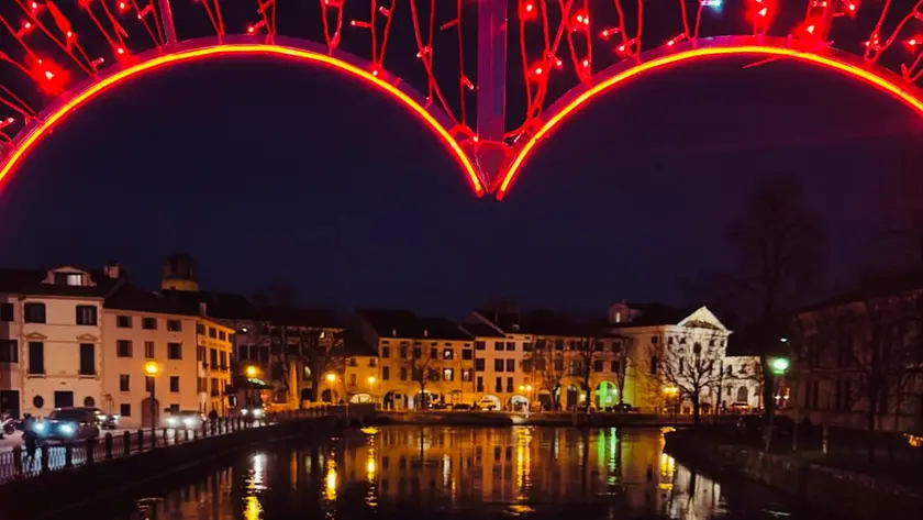 Il cuore illuminato, simbolo di San Valentino a Treviso