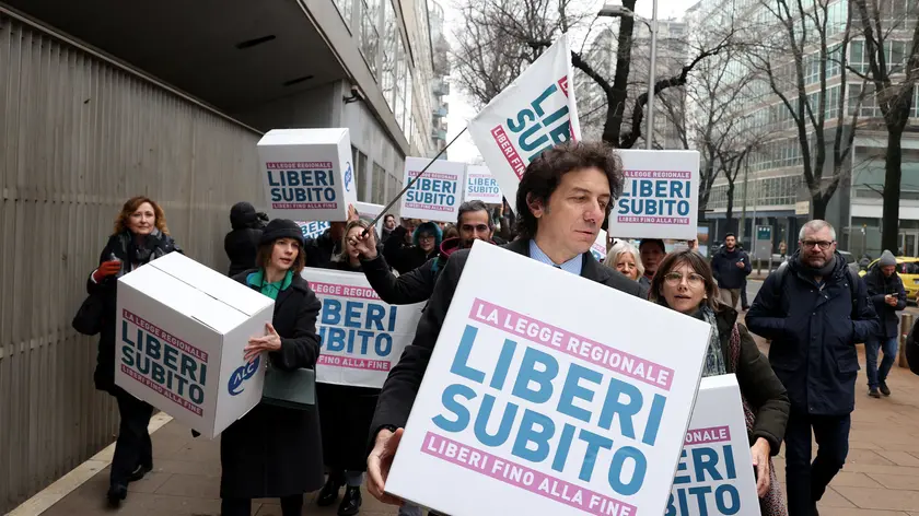 Una manifestazione a favore del suicidio assistito