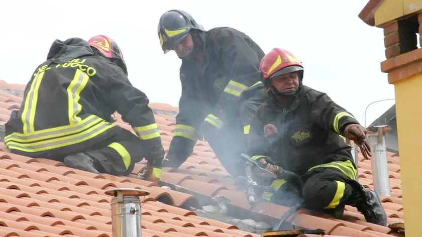 I vigili del fuoco hanno spento tre incendi a canne fumarie in provincia di Treviso