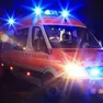 Un’ambulanza durante un soccorso notturno