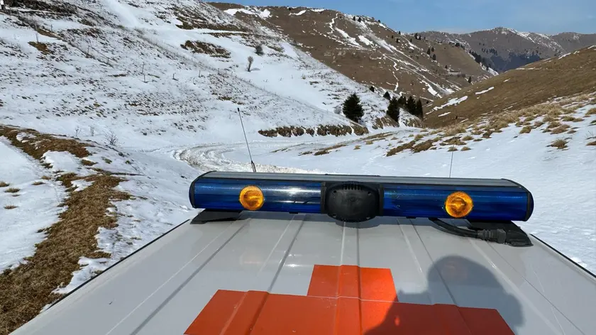 Colto da malore, escursionista soccorso sul monte Grappa