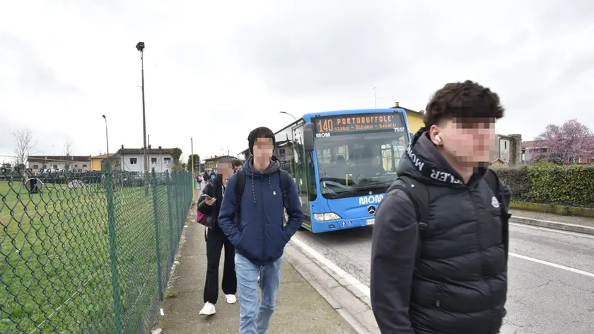 Bus in avaria a San Fior: l'autista mette in salvo gli studenti