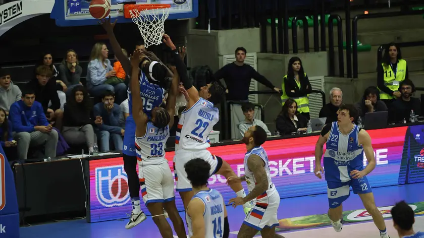 Tvb, niente da fare neanche in casa con la Dinamo Sassari