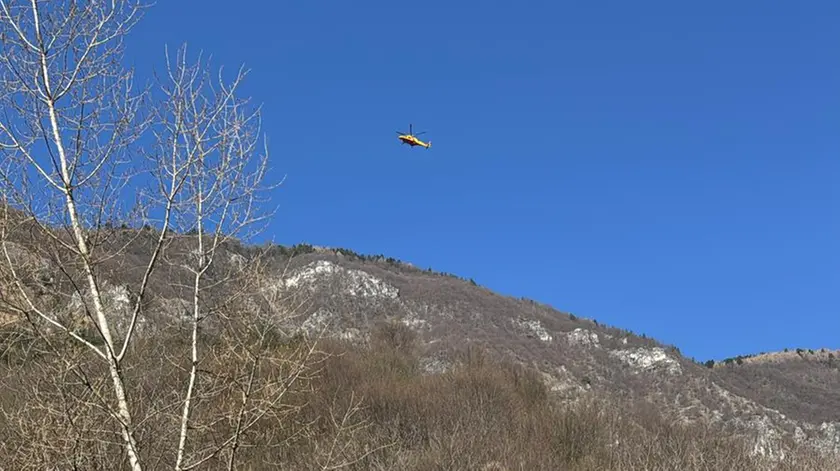 Malore sul Grappa, 69enne soccorso con l’elicottero