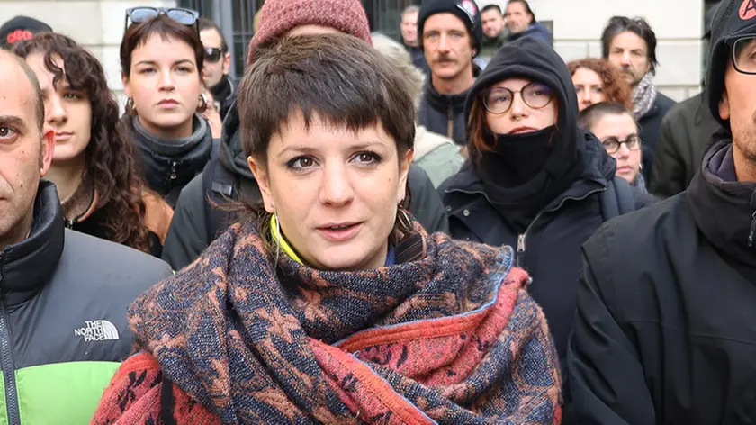 Gaia Righetto ad un sit-in davanti al municipio di Treviso