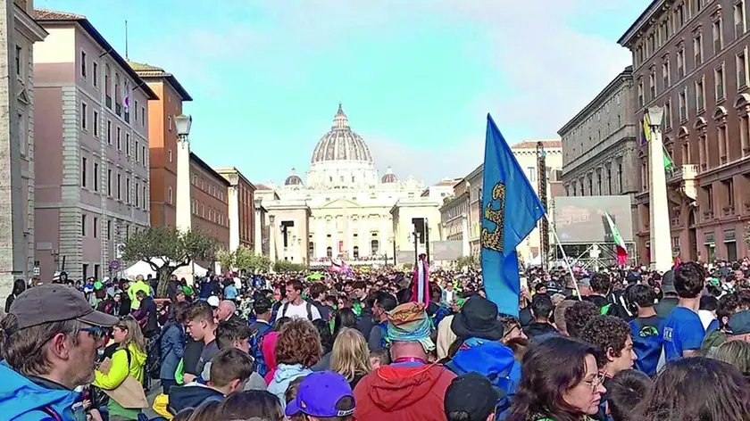 I duecento adolescenti udinesi in piazza San Pietro