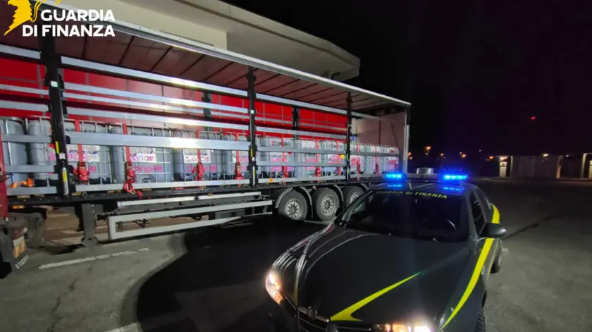 Il camion sequestrato dalla Finanza