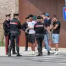 I carabinieri sentono gli amici dopo l'accoltellamento fuori dalla discoteca