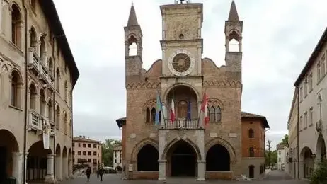 A Pordenone sarà trasmesso l'inno nazionale prima delle sedute del Consiglio comunale
