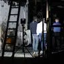 Pompieri e carabinieri nella casa dove si è verificata l'esplosione