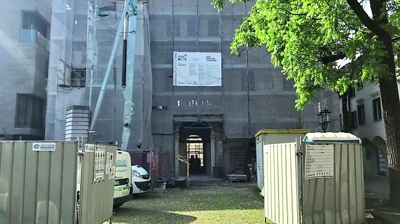 Il cantiere di palazzo Da Borso in piazza San Francesco