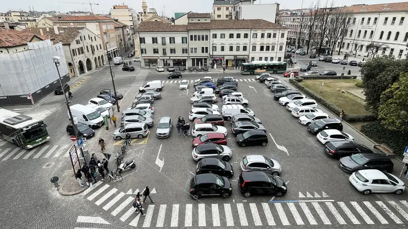 Piazza Vittoria a Treviso: il Comune accantona il progetto del park sotterraneo