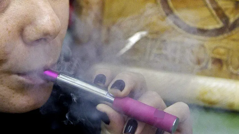 Tra sigarette tradizionali e elettroniche a Treviso fuma il 44% delle ragazze di 18 anni