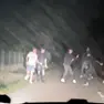 Un momento della rissa davanti alla Baita al Lago ripreso da una testimone con il telefonino