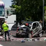 La Smart dopo lo schianto contro il tir sulla Pontebbana