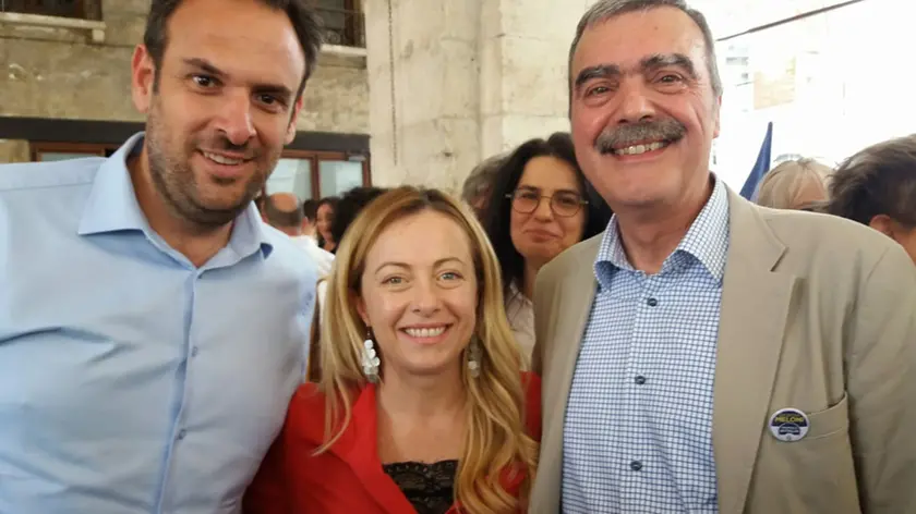 Il sindaco Conte con Giorgia Meloni e il capogruppo FdI Bertolazzi