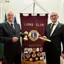 Il passaggio di consegne al Lions: Patrizio Perin e Antonio Costantini